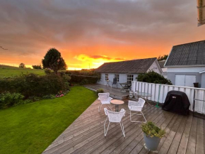Stunning location by the sea